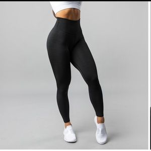 Alphalete black halo leggings in XS!